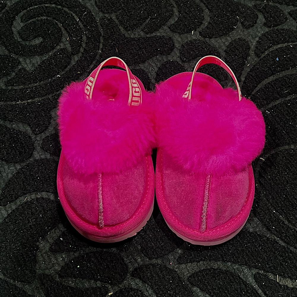 Ugg Funkette Toddlers Sheepskin Slippers Rock Rose Pink
Size 6T Little Kids Uggs